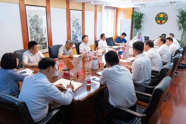 王洪祥与华东政法大学郭为禄肖凯一行座谈 景汉朝王振江参加